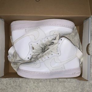 NIKE AIR FORCE 1 HIGH
